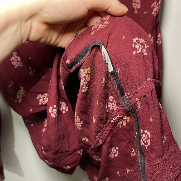 Joie Adrielle women’s Burgundy Floral embroidered 100% silk peasant Blouse L - Picture 7 of 8